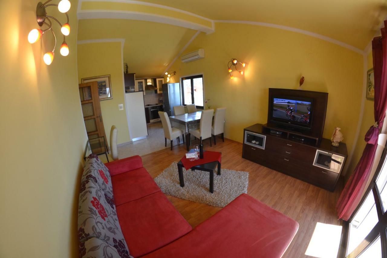 Apartman Jadranka Palit Eksteriør bilde